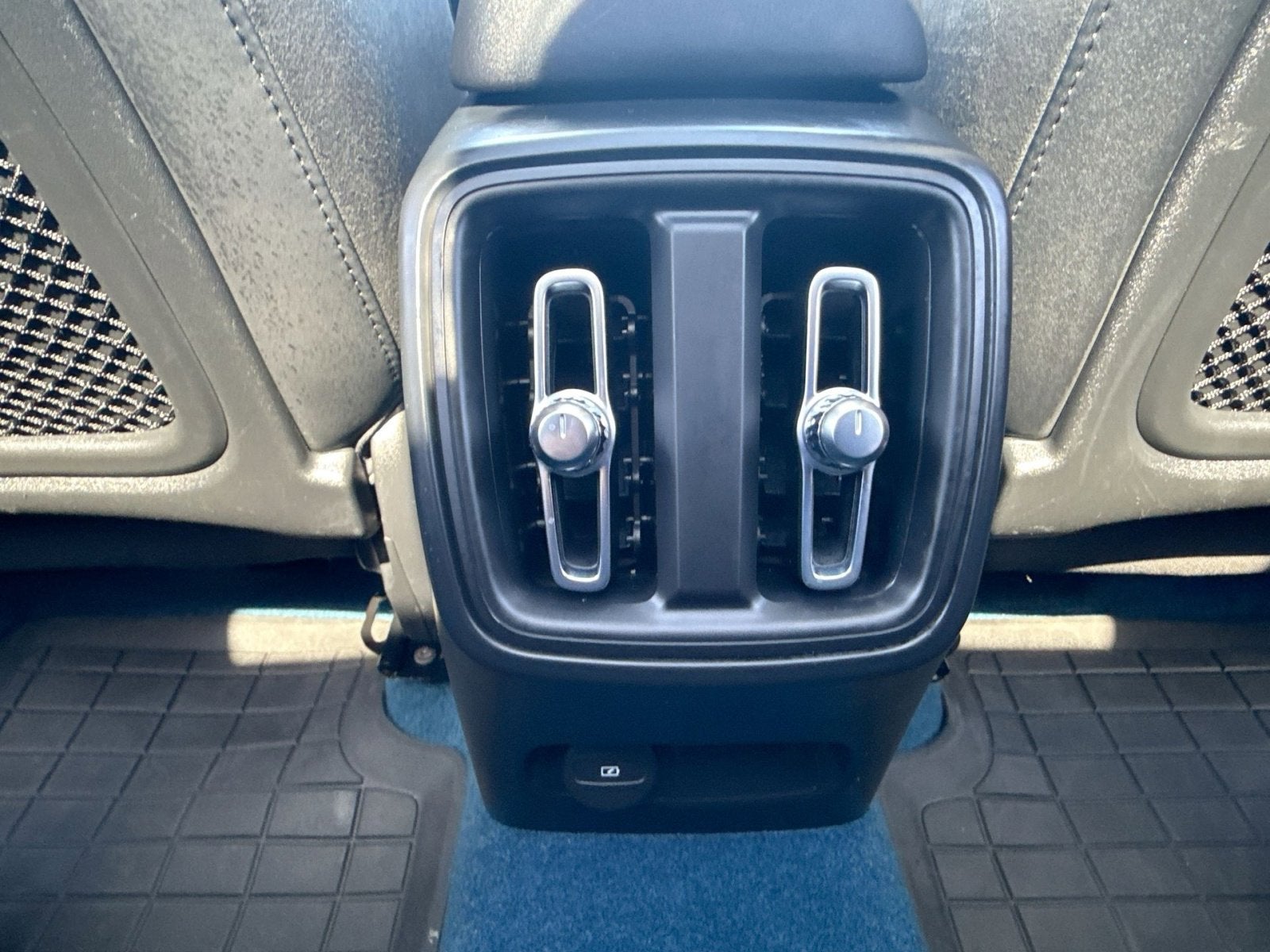 2023 Volvo XC40 Recharge Pure Electric Twin Plus