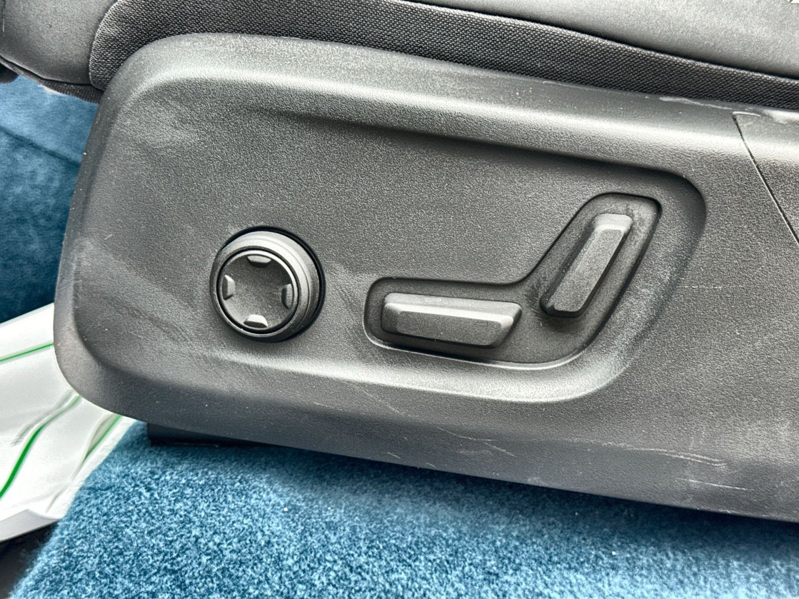 2023 Volvo XC40 Recharge Pure Electric Ultimate