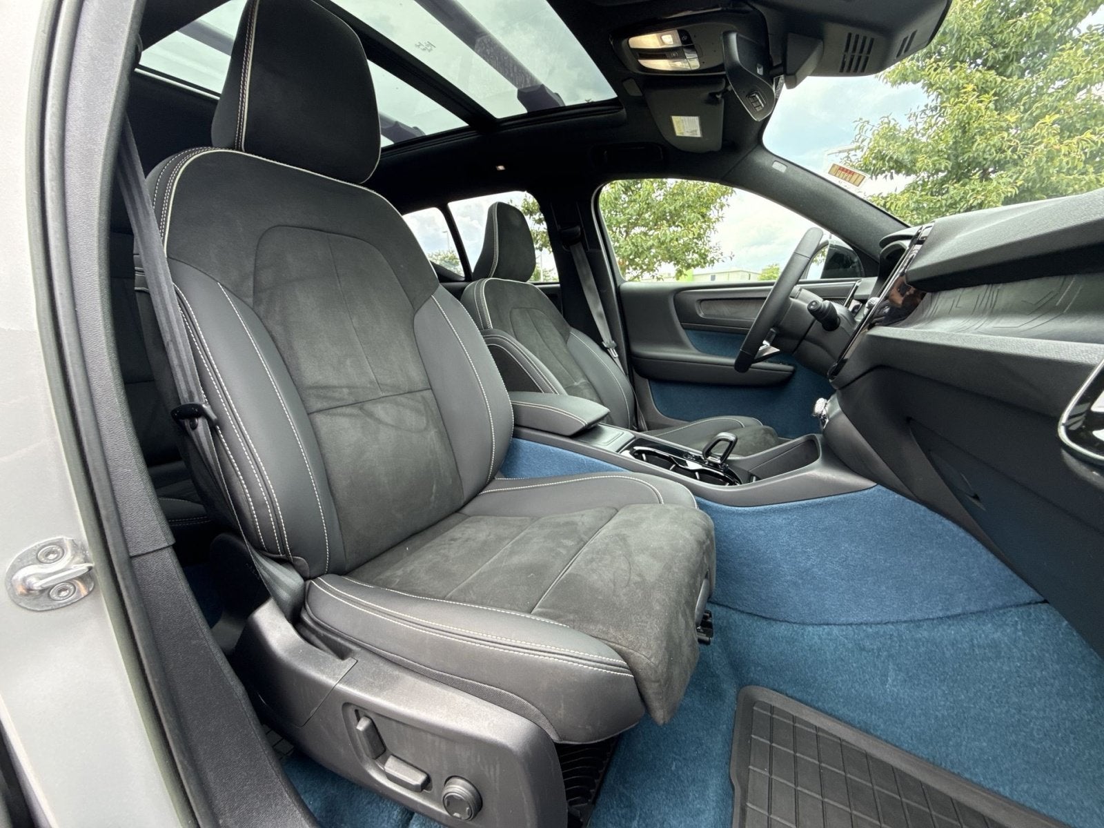 2023 Volvo XC40 Recharge Pure Electric Ultimate