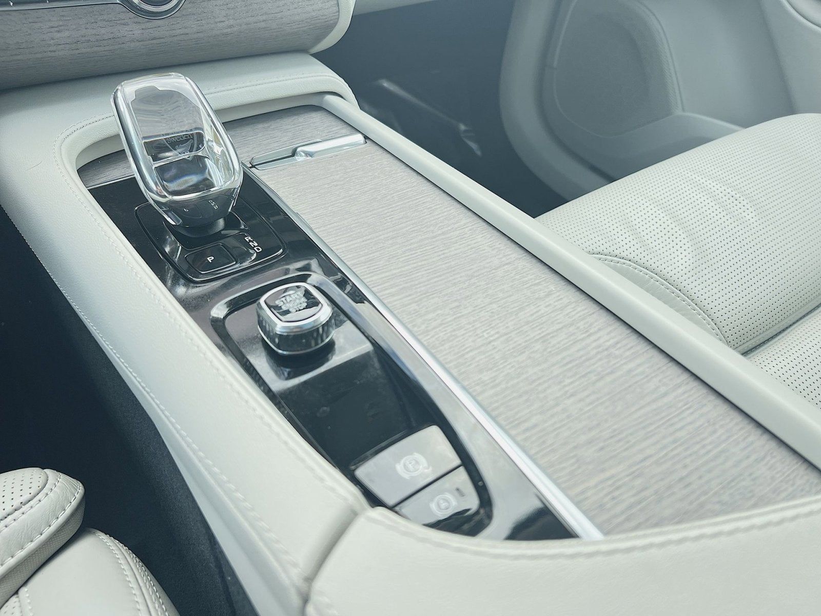 2023 Volvo XC90 Recharge Plug-In Hybrid Ultimate