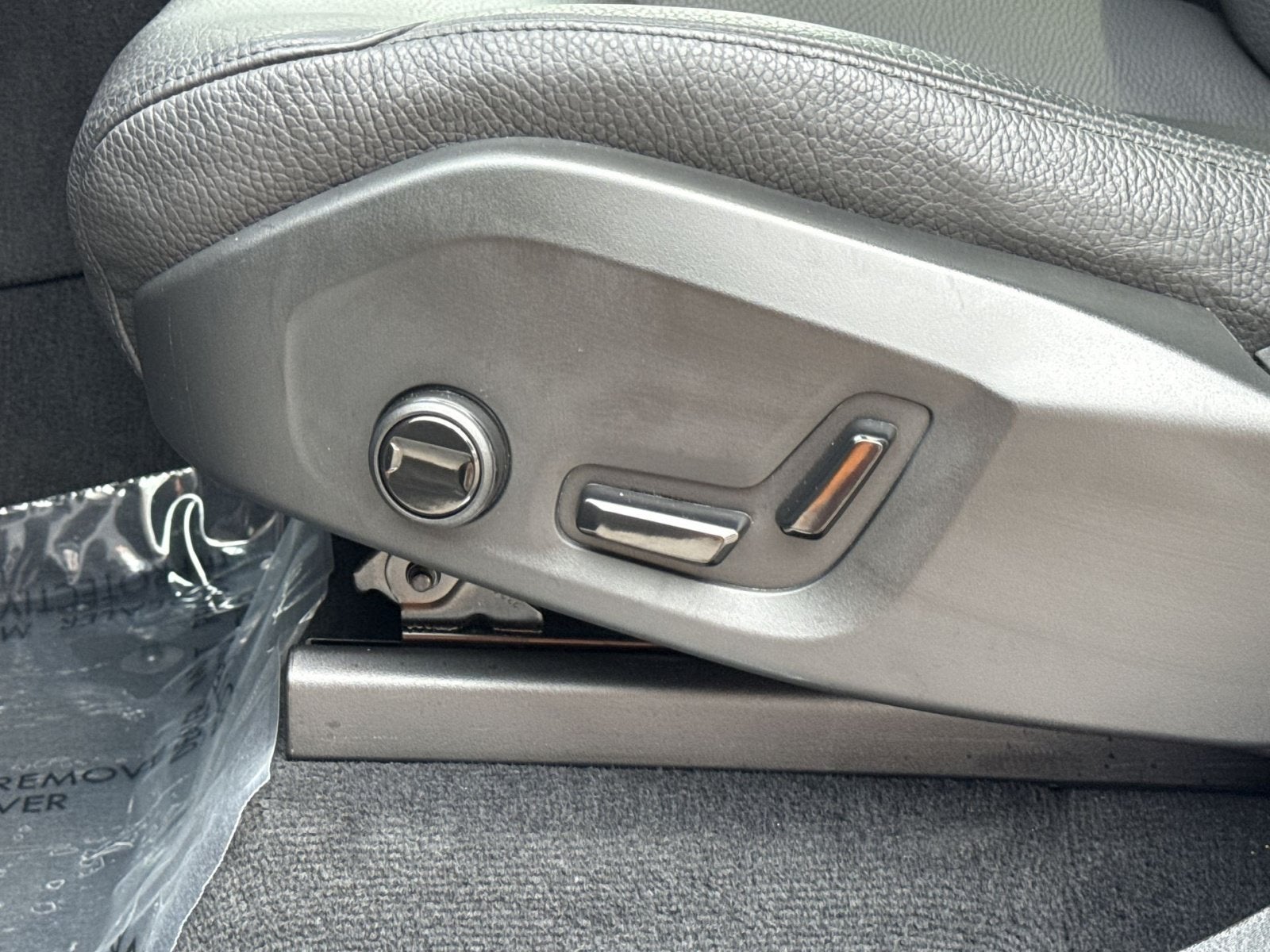 2024 Volvo XC90 Recharge Plug-In Hybrid T8 Plus Bright Theme 7 Passenger