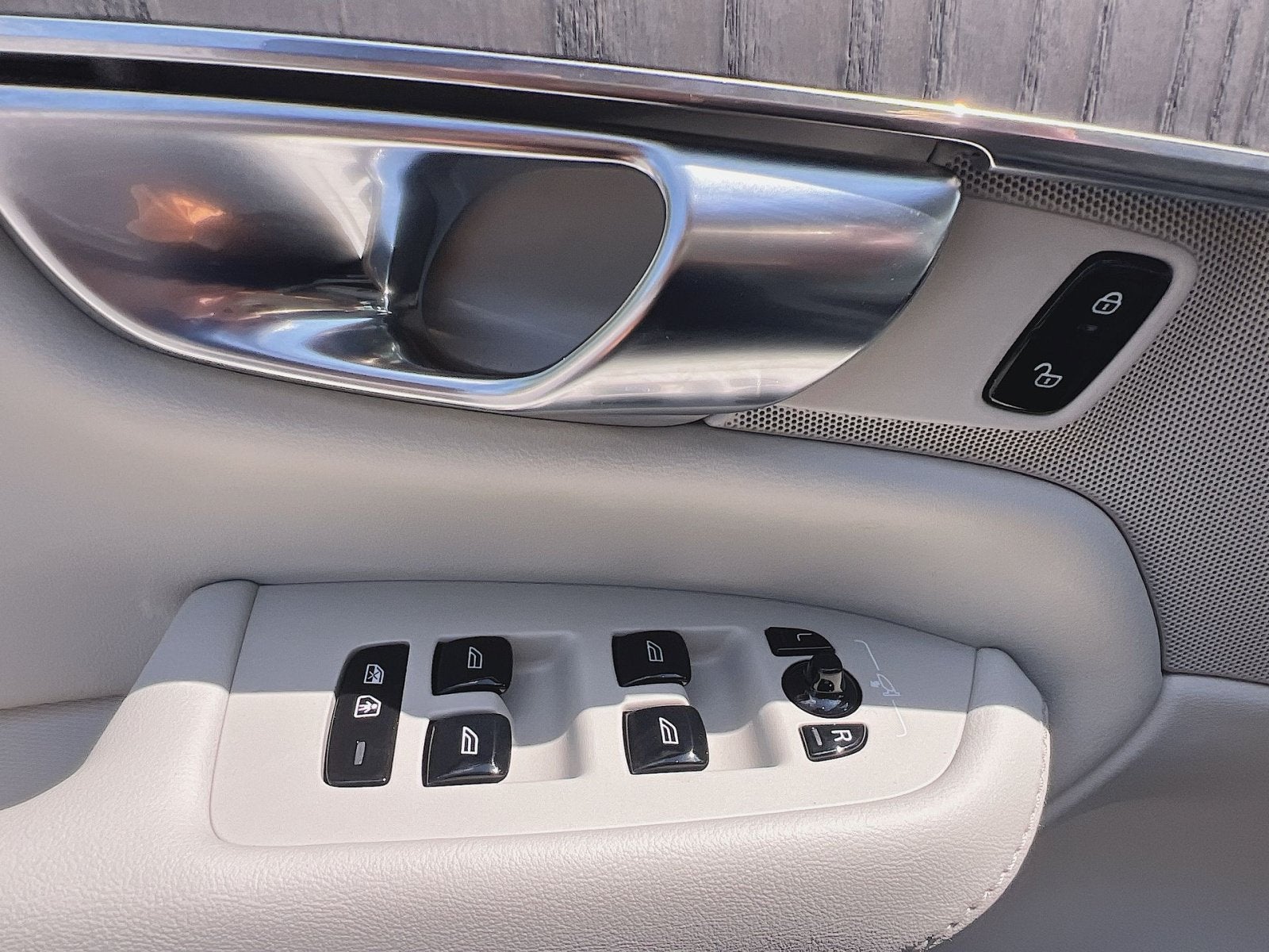 2024 Volvo XC90 Recharge Plug-In Hybrid Ultimate
