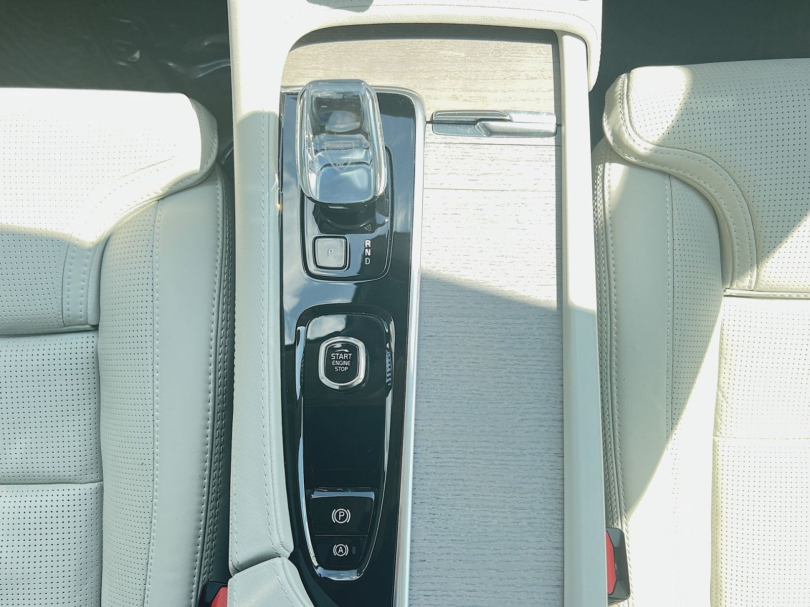 2024 Volvo XC90 Recharge Plug-In Hybrid Ultimate