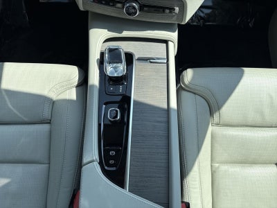 2024 Volvo XC90 Recharge Plug-In Hybrid Ultimate