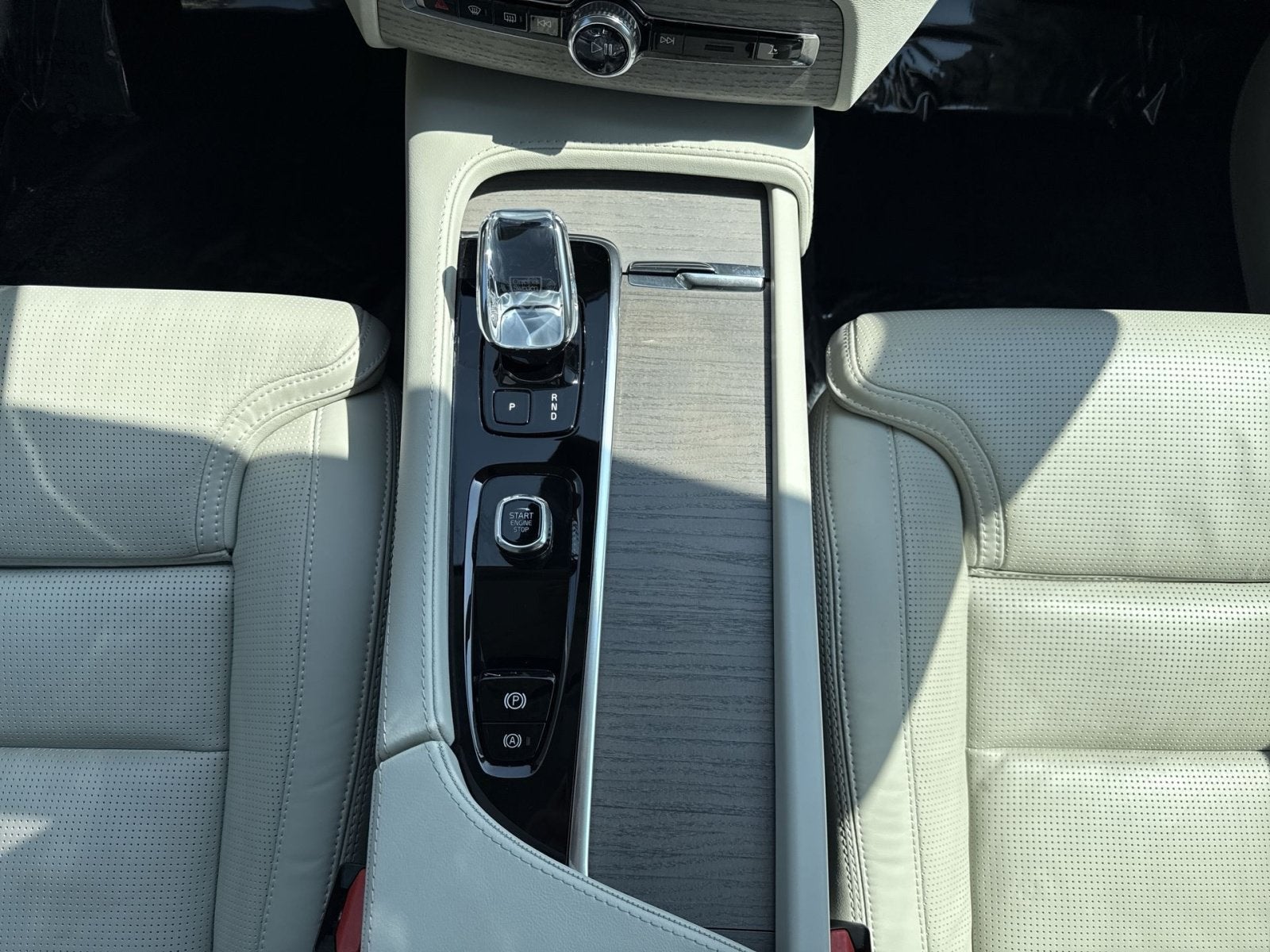 2024 Volvo XC90 Recharge Plug-In Hybrid Ultimate