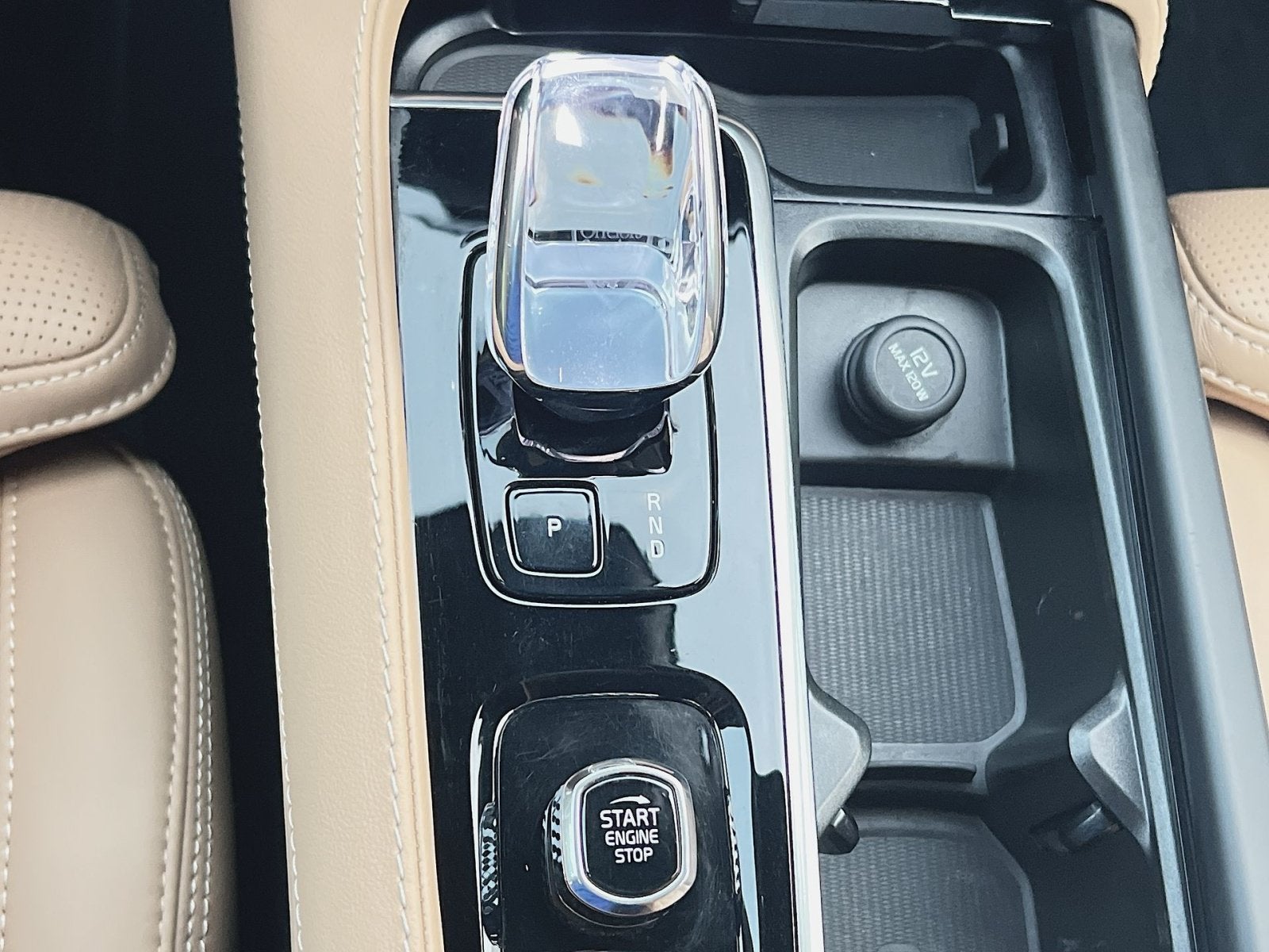 2024 Volvo XC90 Recharge Plug-In Hybrid Ultimate