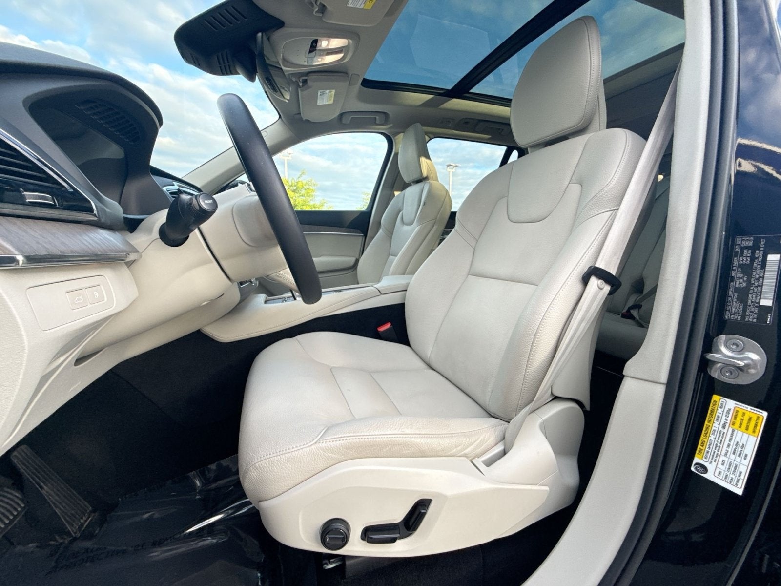 2023 Volvo XC90 Recharge Plug-In Hybrid T8 Plus Bright Theme 7 Passenger