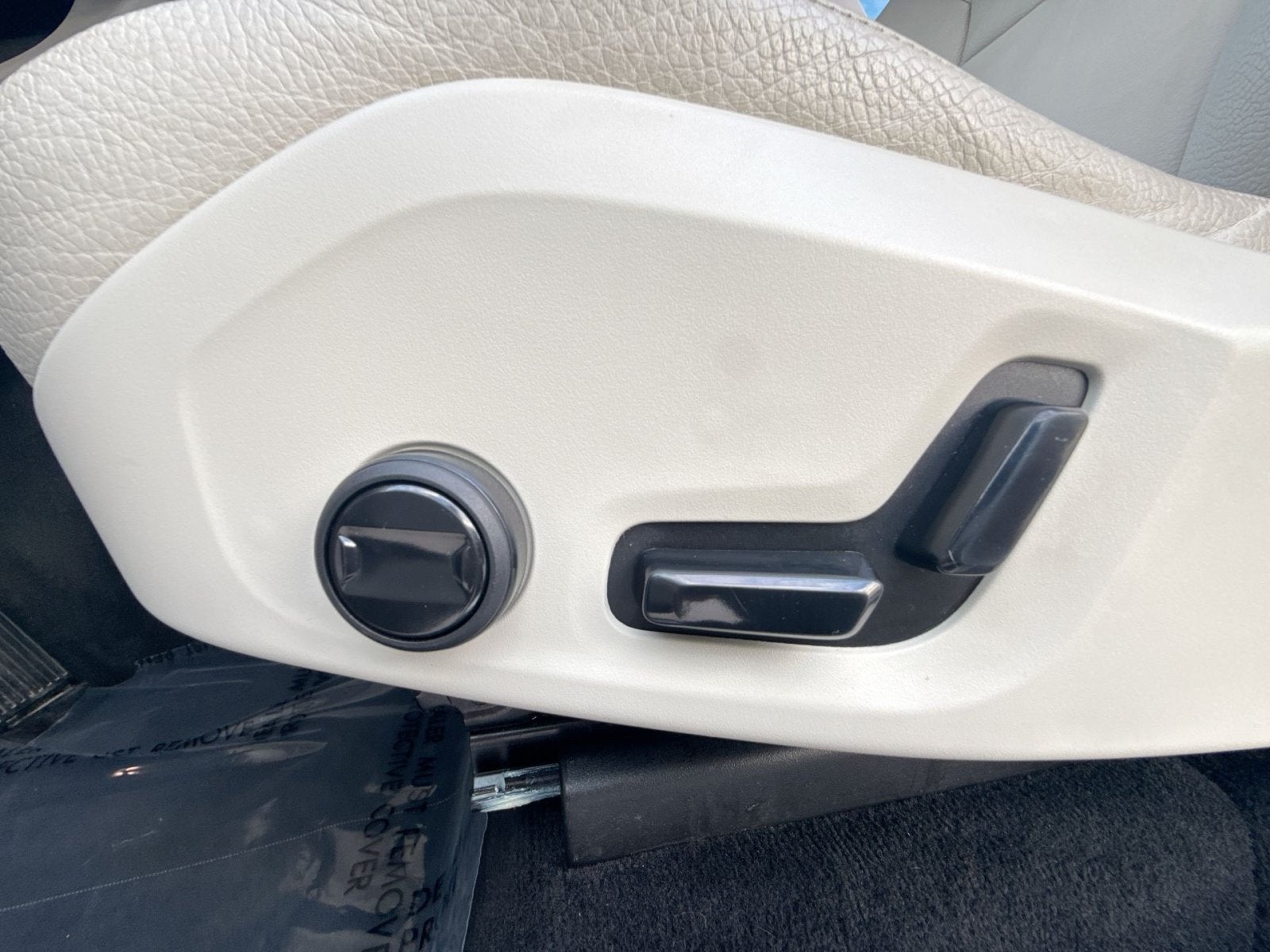 2023 Volvo XC90 Recharge Plug-In Hybrid T8 Plus Bright Theme 7 Passenger