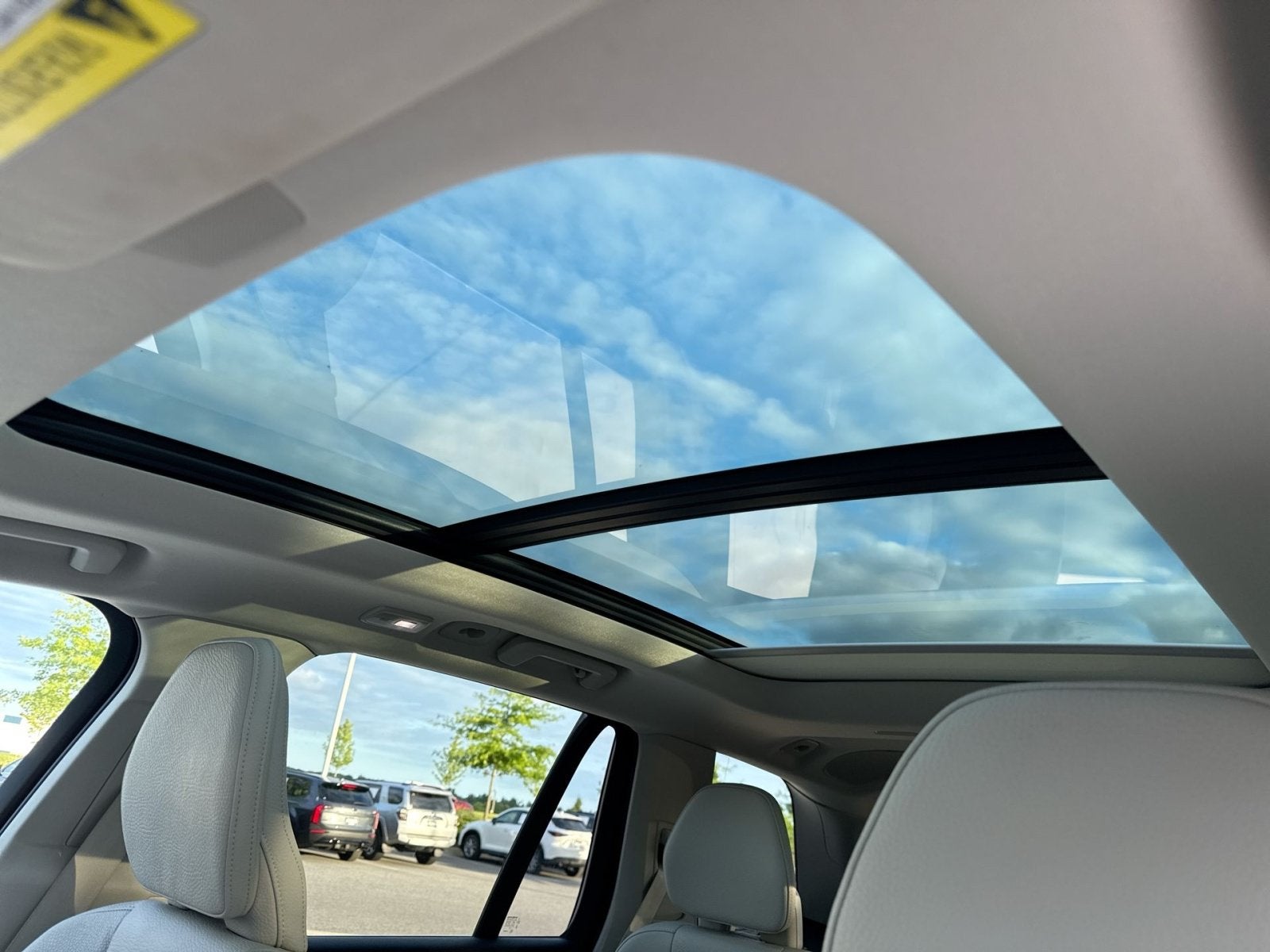 2023 Volvo XC90 Recharge Plug-In Hybrid T8 Plus Bright Theme 7 Passenger