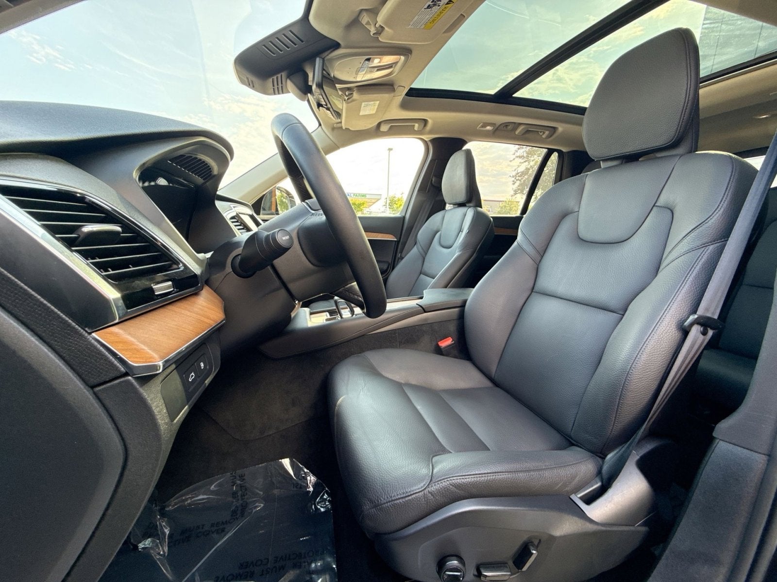 2024 Volvo XC90 Recharge Plug-In Hybrid T8 Plus 6 Passenger