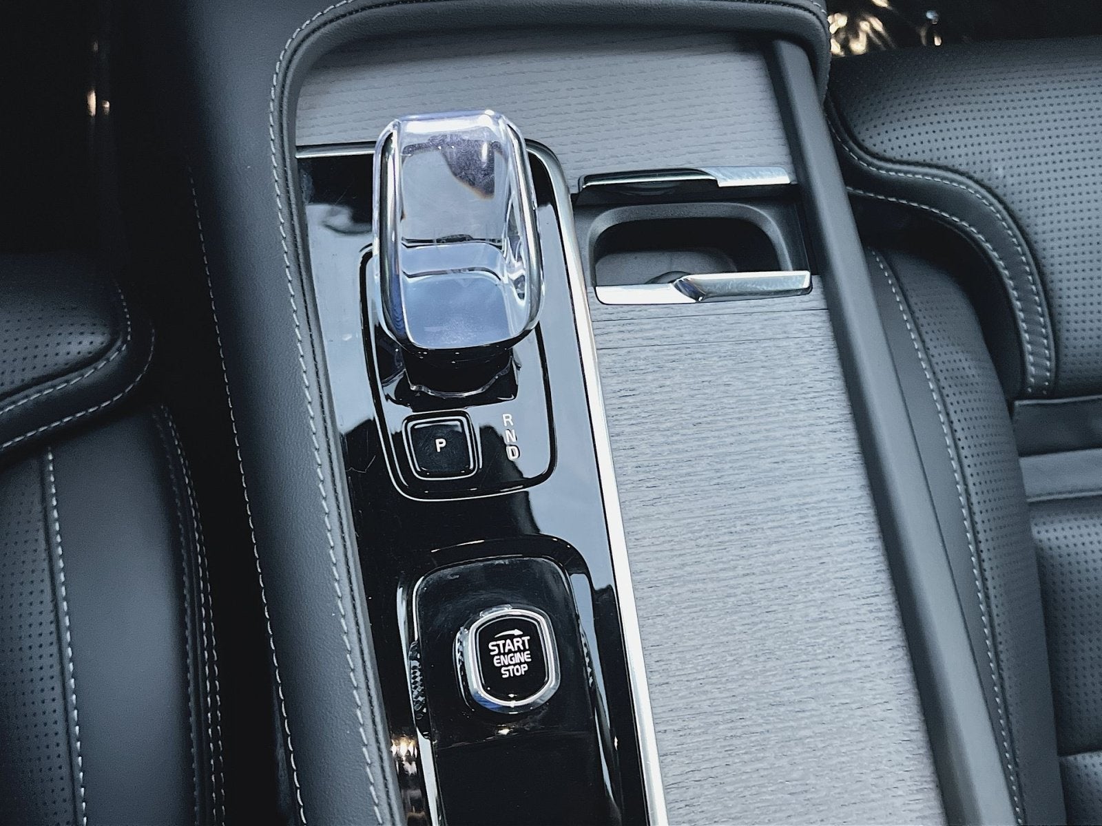 2024 Volvo XC90 Recharge Plug-In Hybrid Ultimate