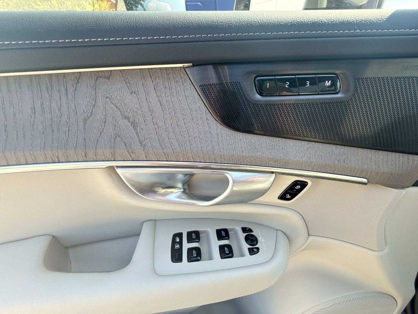 2025 Volvo XC90 Plug-In Hybrid T8 Ultra