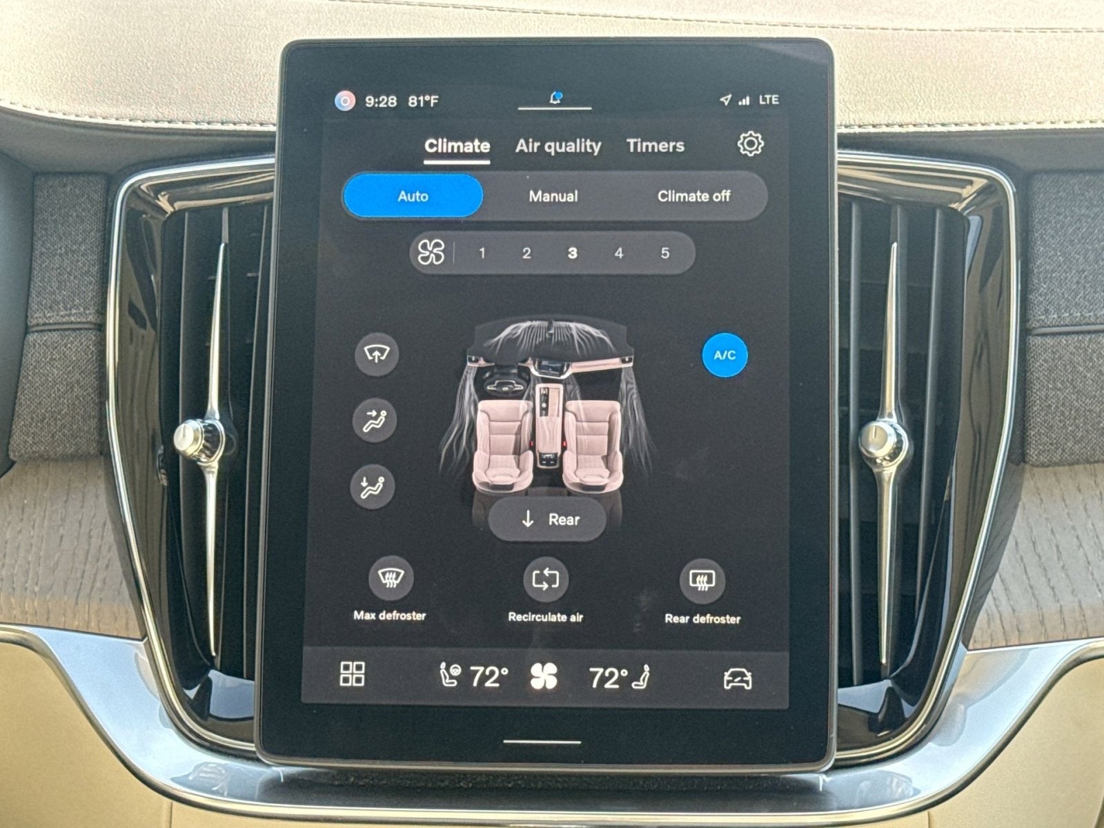 2025 Volvo XC90 Plug-In Hybrid T8 Ultra