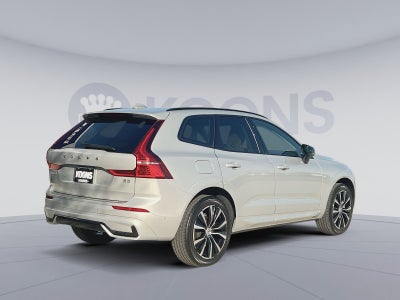 2023 Volvo XC60 B5 Plus Dark Theme
