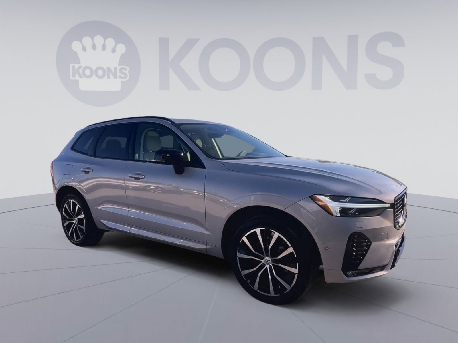 2023 Volvo XC60 B5 Plus Dark Theme