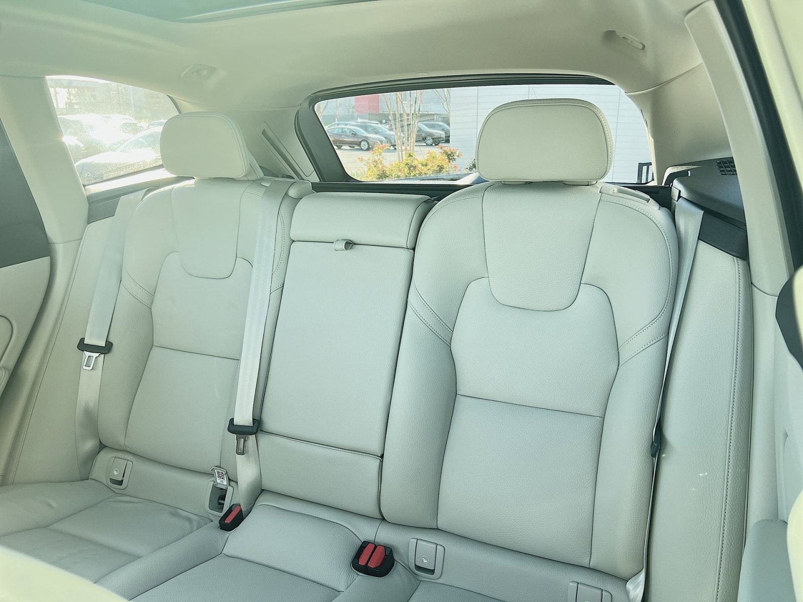 2023 Volvo XC60 B5 Plus Dark Theme