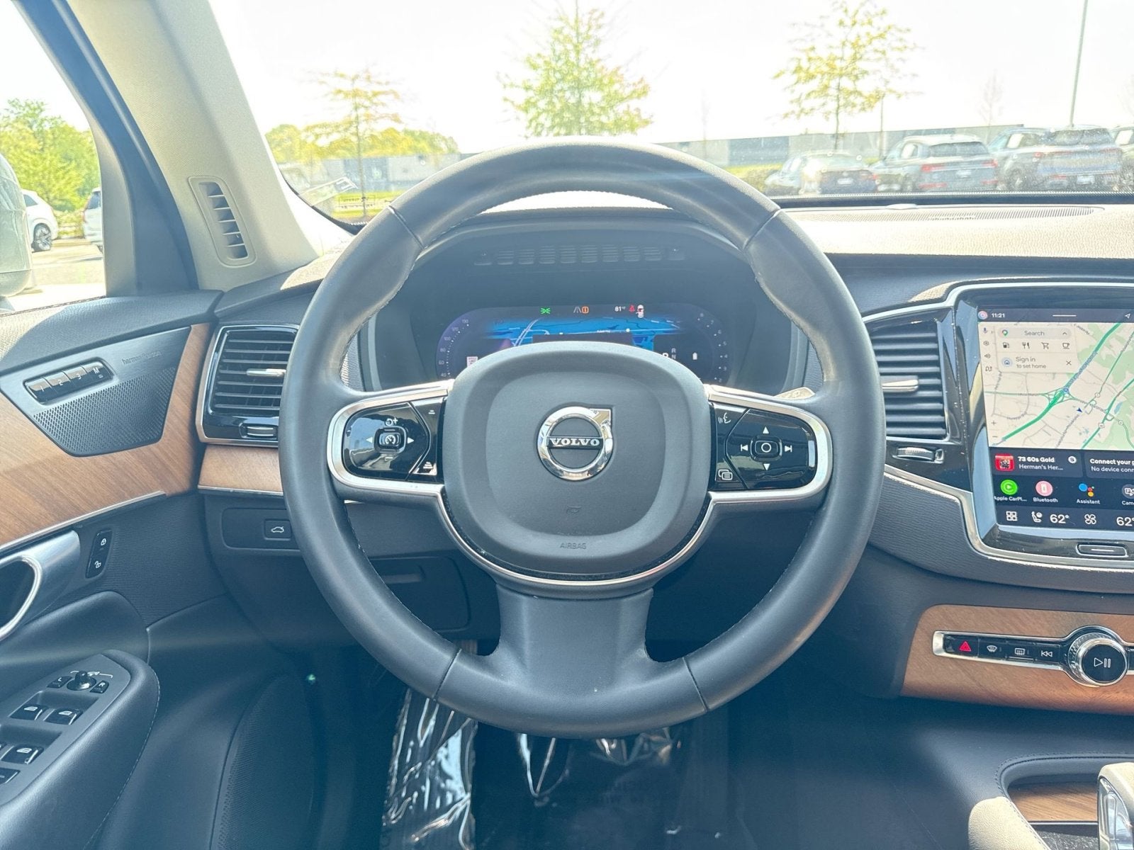 2024 Volvo XC90 B5 Plus