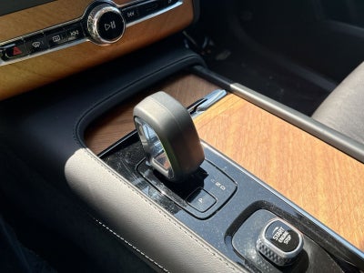 2024 Volvo XC90 B5 Plus