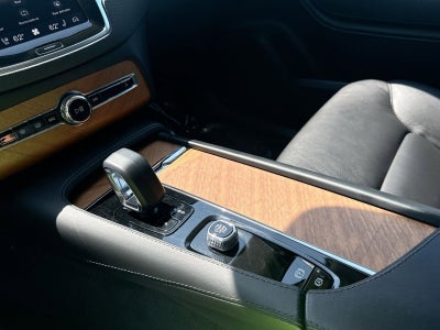 2024 Volvo XC90 B5 Plus
