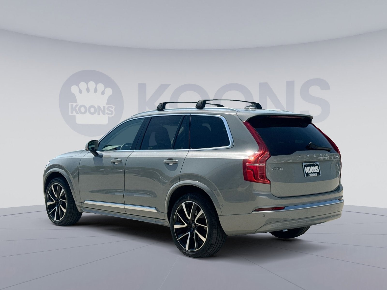 2024 Volvo XC90 B5 Plus