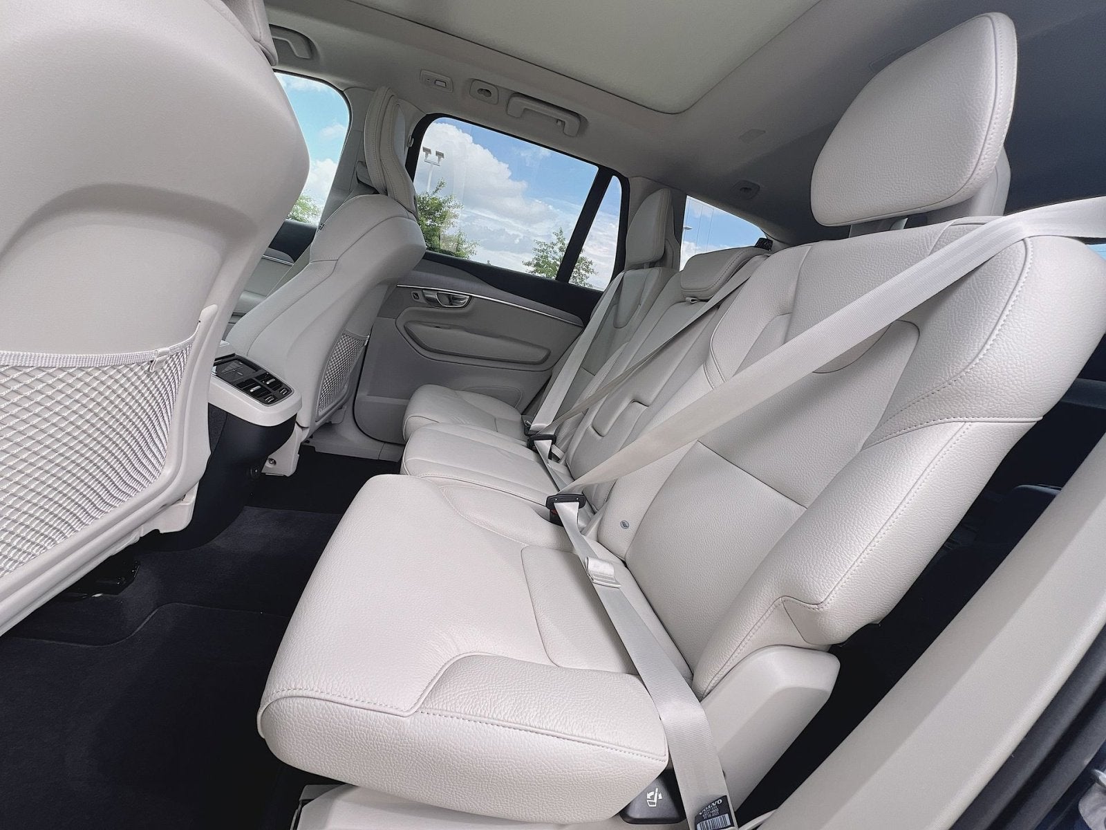 2024 Volvo XC90 B5 Core