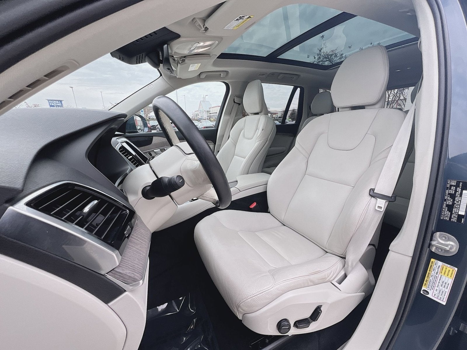 2023 Volvo XC90 B5 Plus