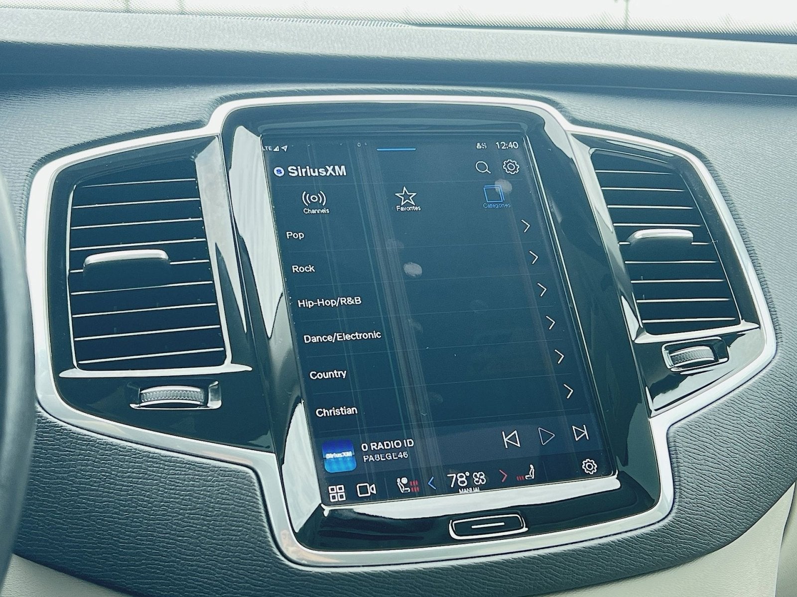 2023 Volvo XC90 B5 Plus