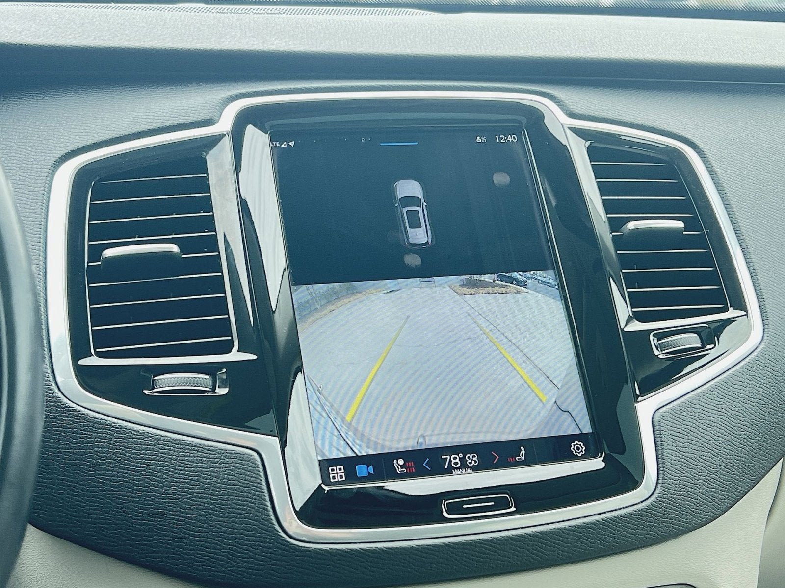 2023 Volvo XC90 B5 Plus