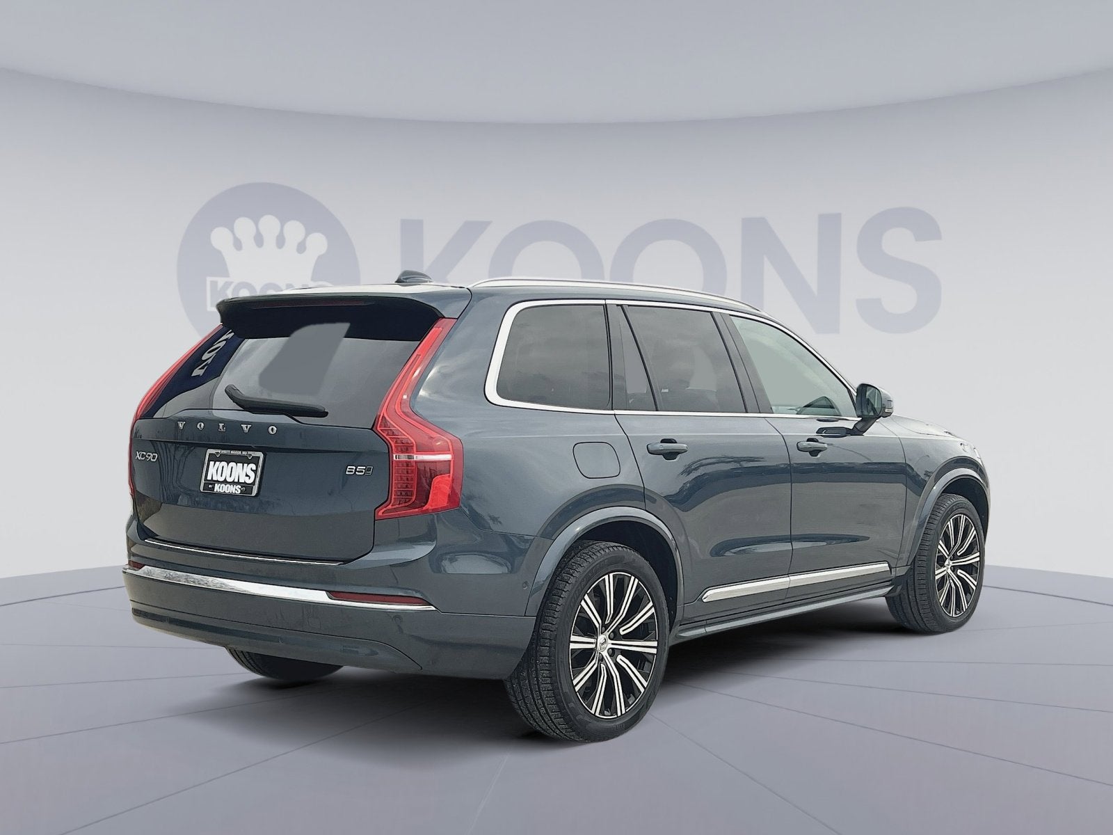 2023 Volvo XC90 B5 Plus