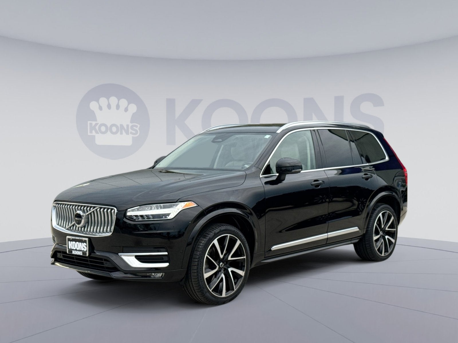 2023 Volvo XC90 B5 Plus