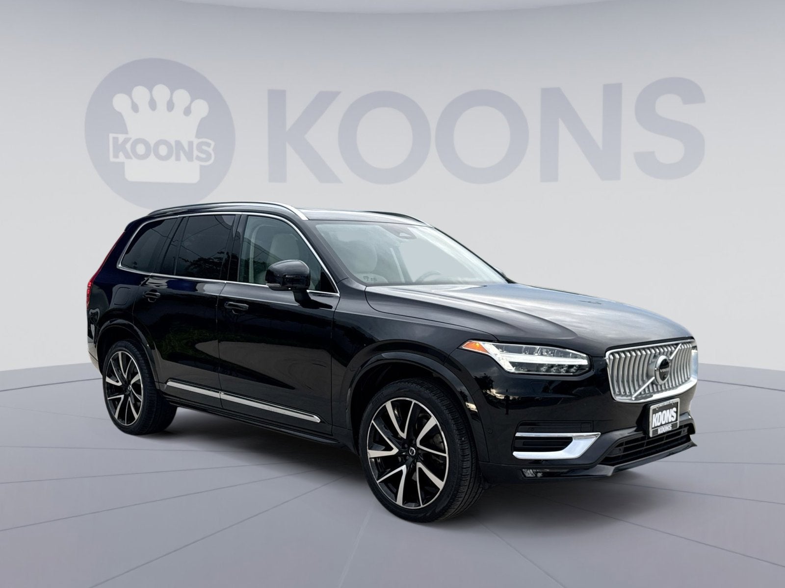 2023 Volvo XC90 B5 Plus