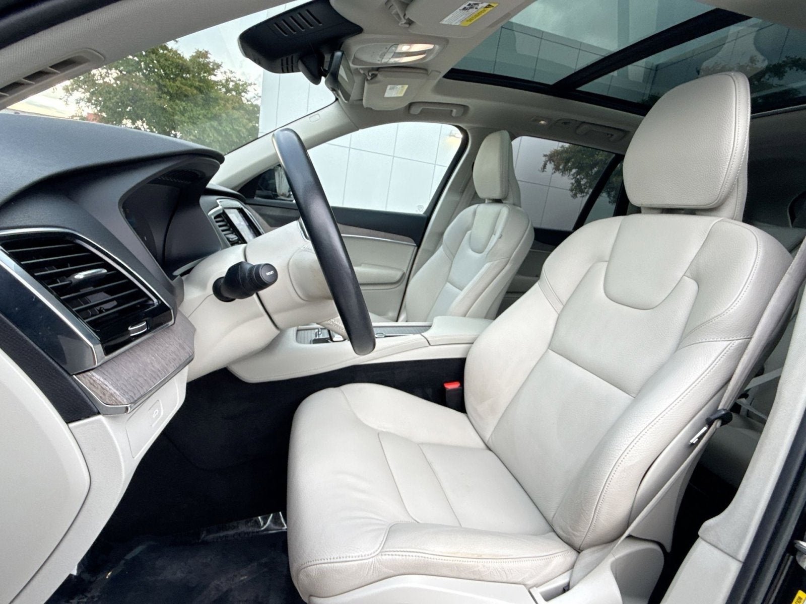 2023 Volvo XC90 B5 Plus