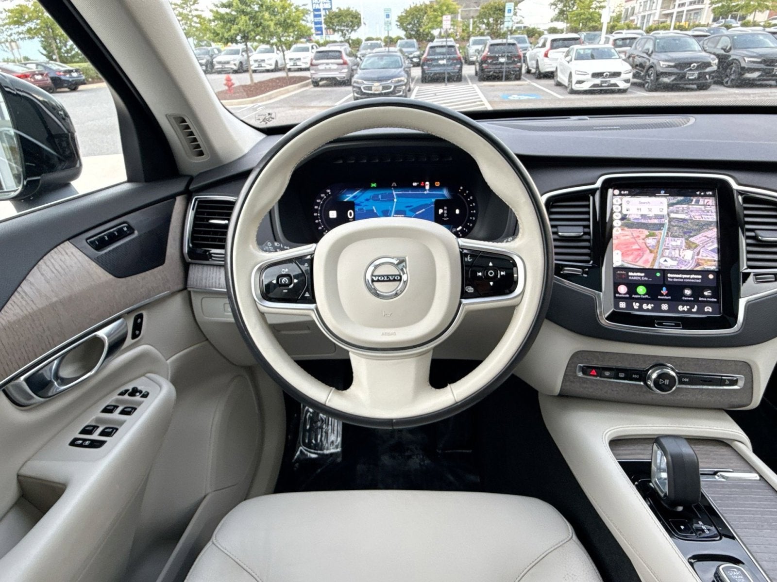 2023 Volvo XC90 B5 Plus