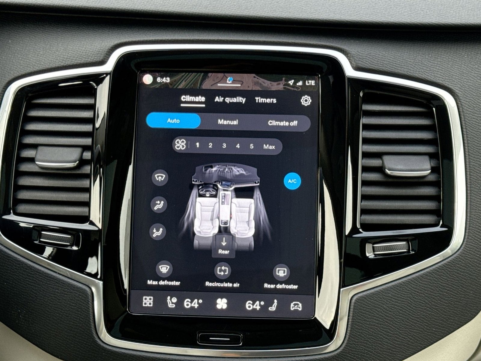 2023 Volvo XC90 B5 Plus