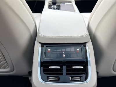 2023 Volvo XC90 B5 Plus