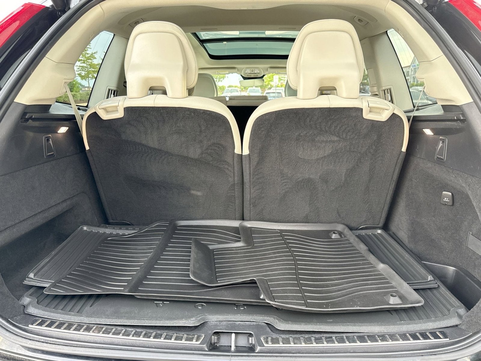 2023 Volvo XC90 B5 Plus