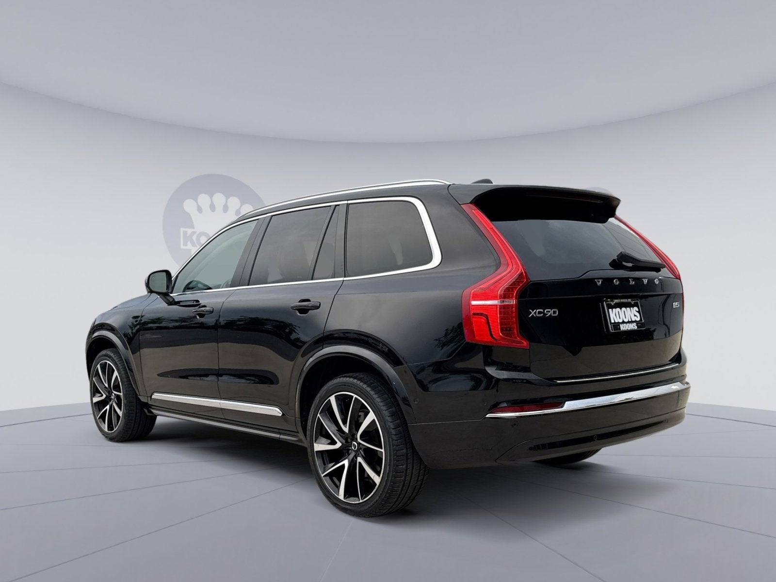 2023 Volvo XC90 B5 Plus