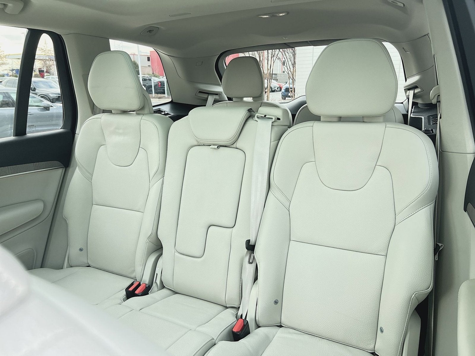 2023 Volvo XC90 B5 Plus