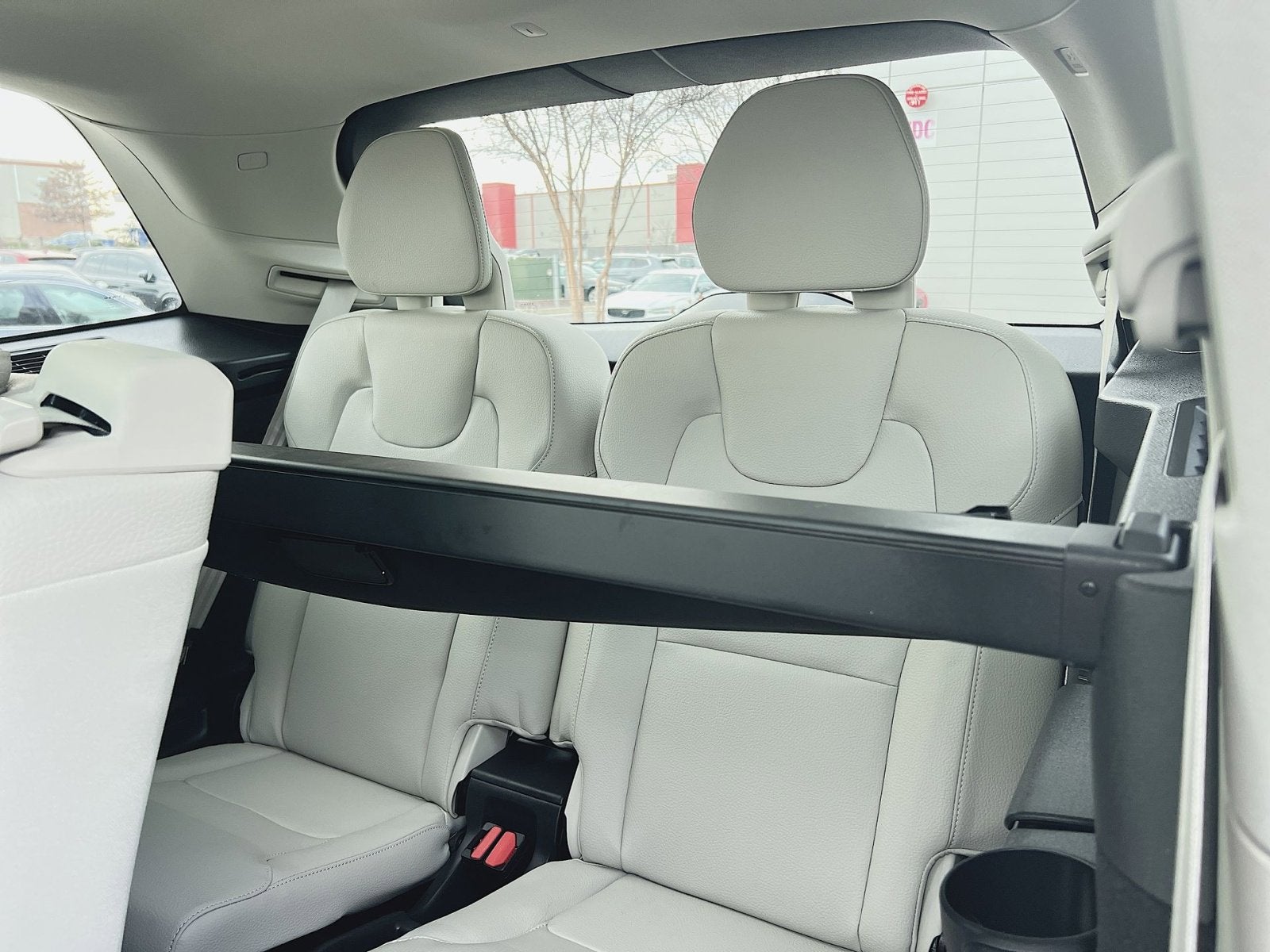 2023 Volvo XC90 B5 Plus