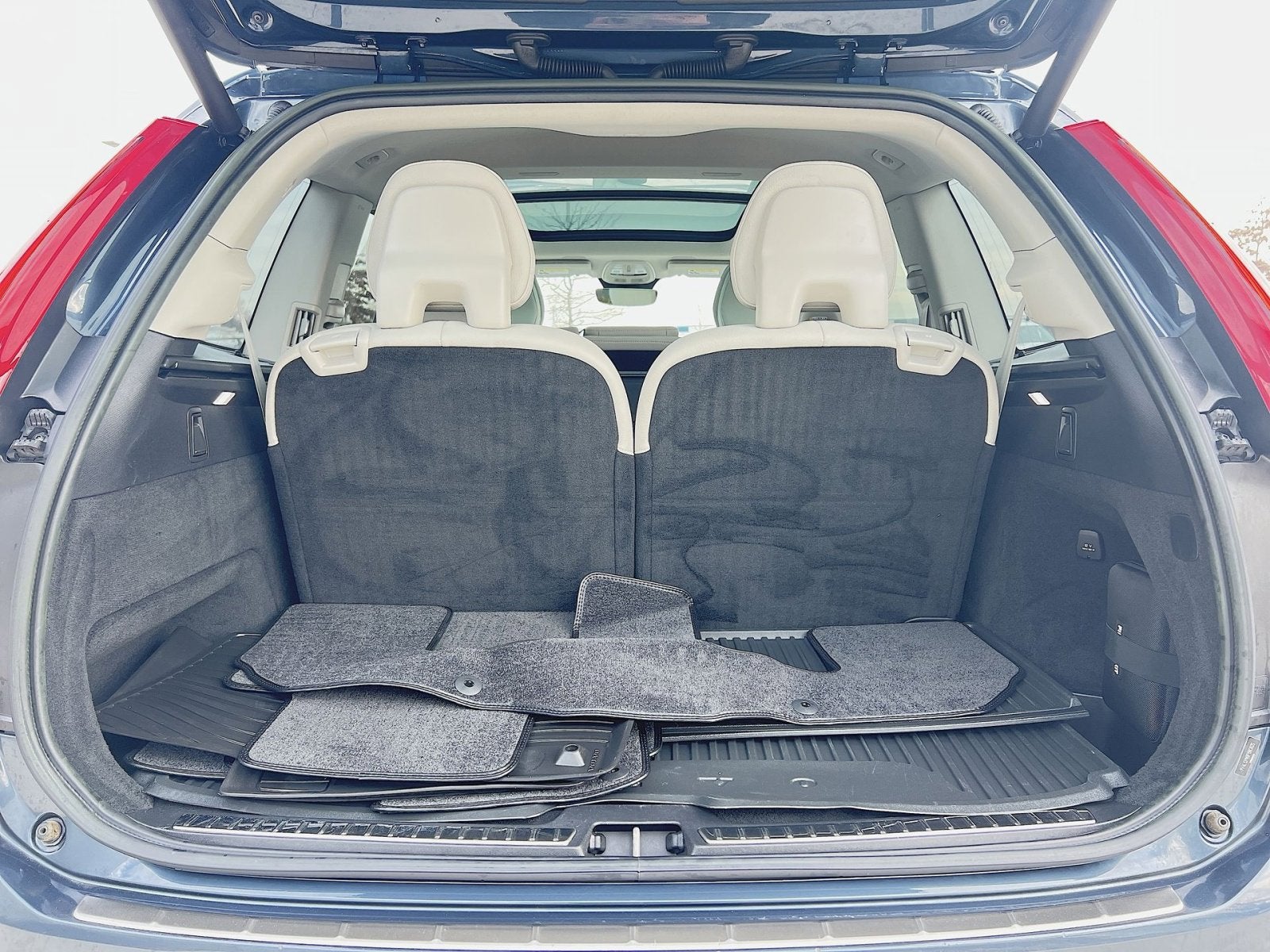 2023 Volvo XC90 B5 Plus