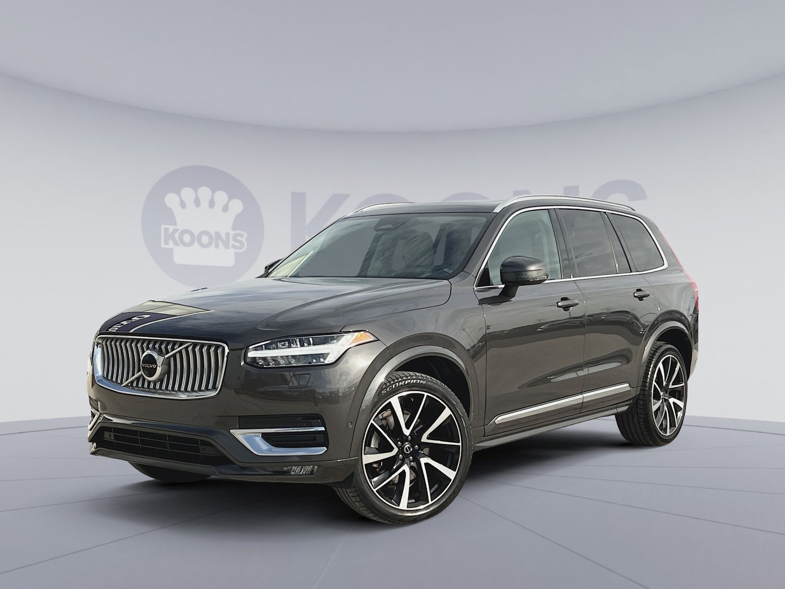 2023 Volvo XC90 B5 Plus