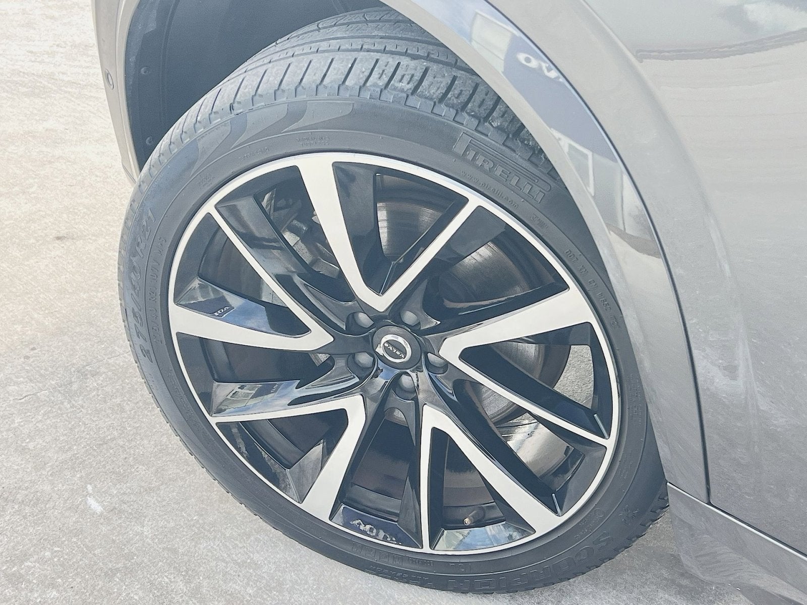 2023 Volvo XC90 B5 Plus