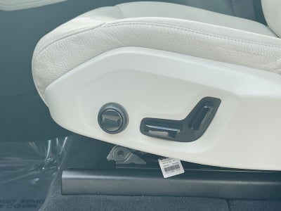 2023 Volvo XC90 B5 Plus