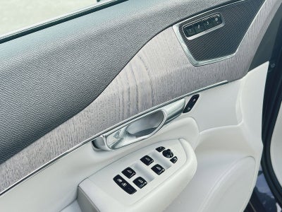 2023 Volvo XC90 B5 Plus