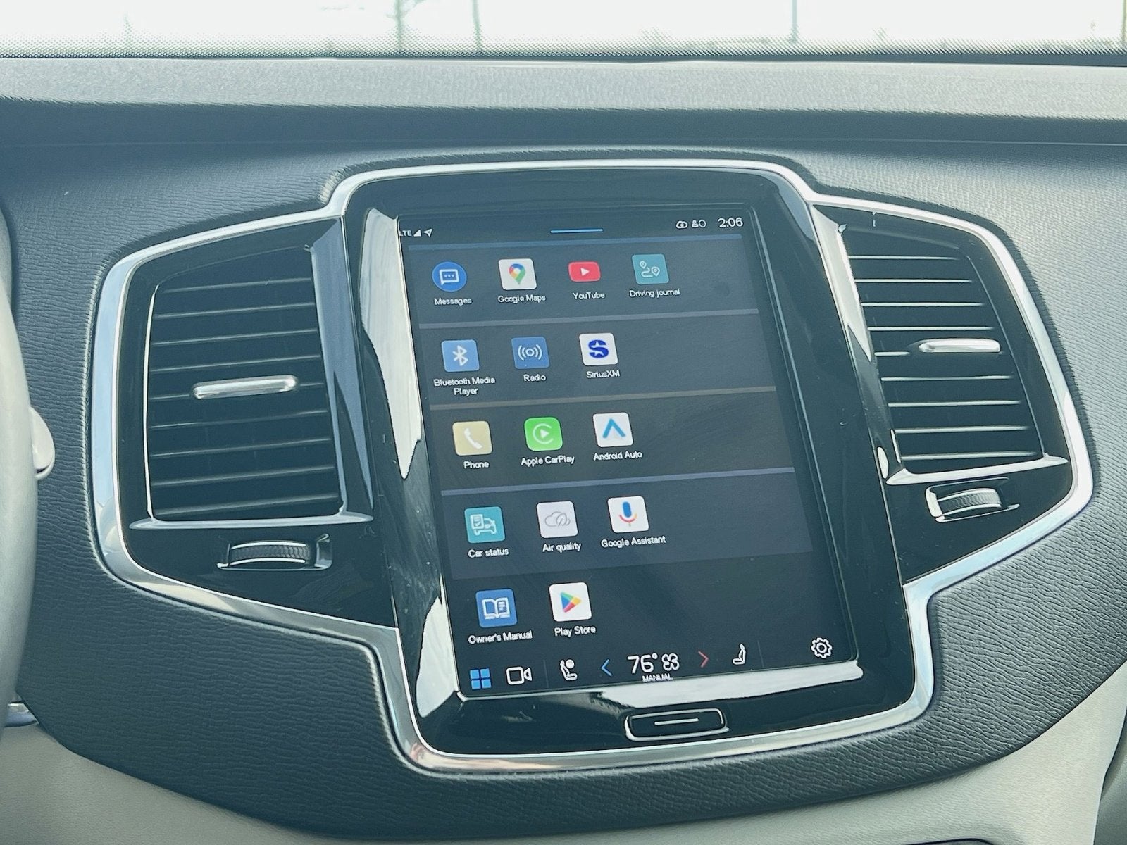 2023 Volvo XC90 B5 Plus