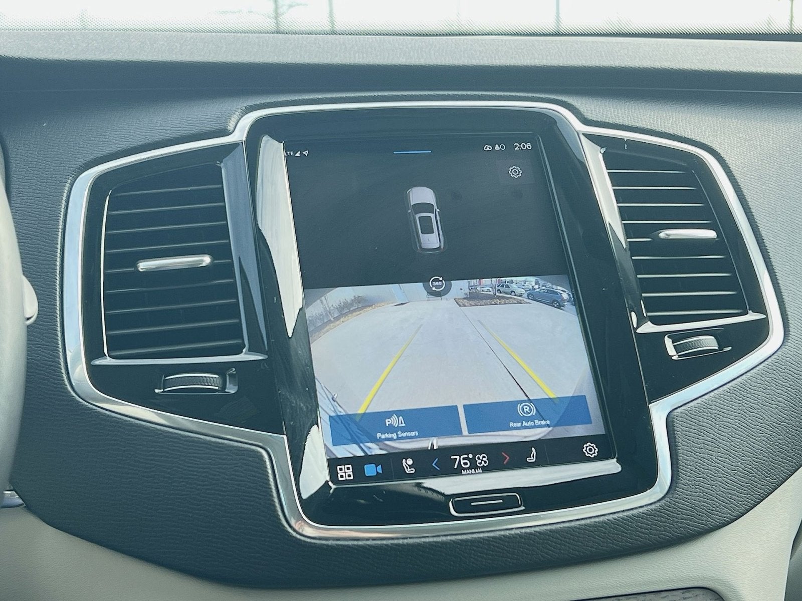 2023 Volvo XC90 B5 Plus