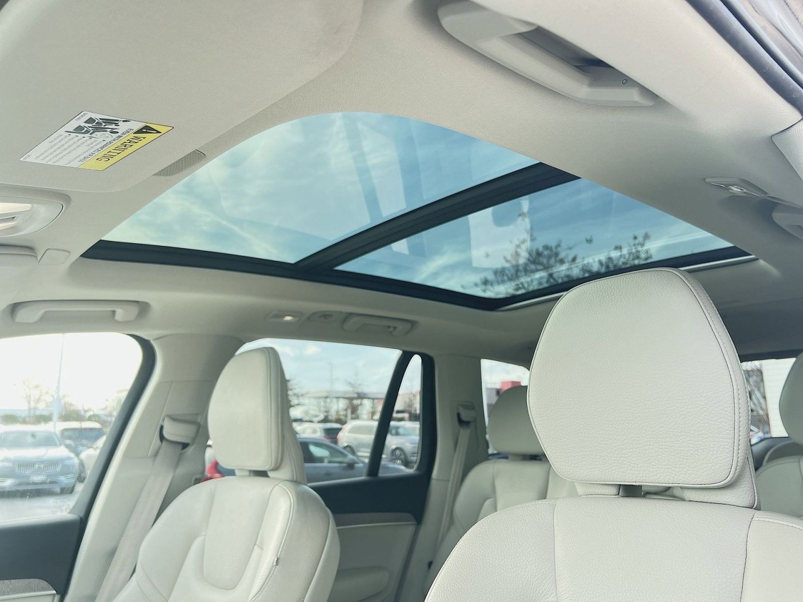 2023 Volvo XC90 B5 Plus