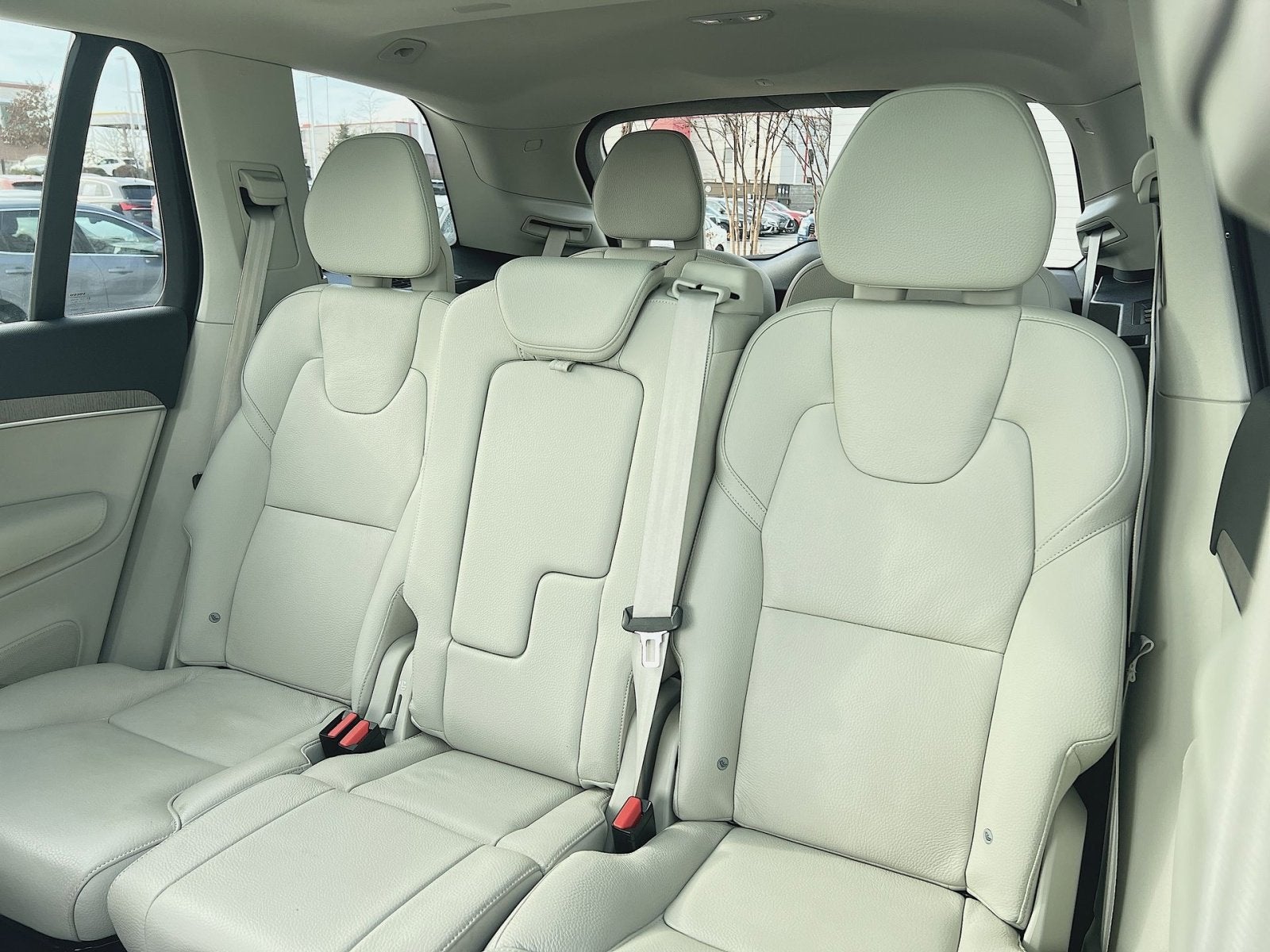 2023 Volvo XC90 B5 Plus