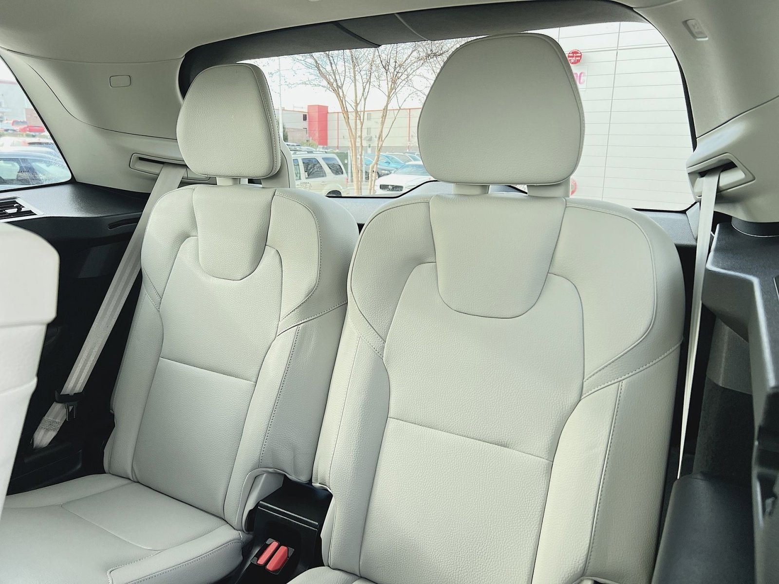 2023 Volvo XC90 B5 Plus