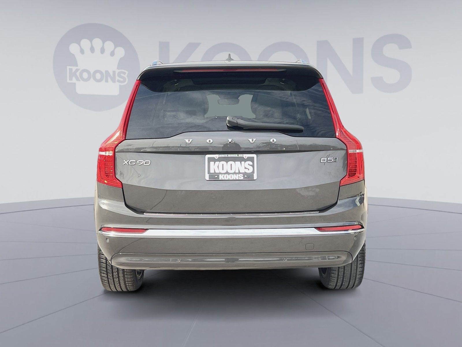 2023 Volvo XC90 B5 Plus